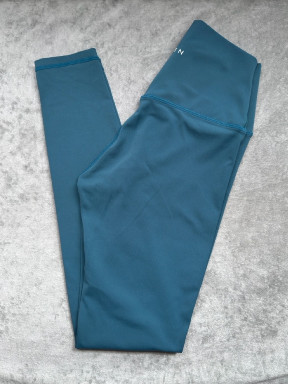 💙 NVGTN Signature 2.0 Workout Leggings | Buttery Soft | Pacific Blue | Size M 💙 - Picture 7 of 10